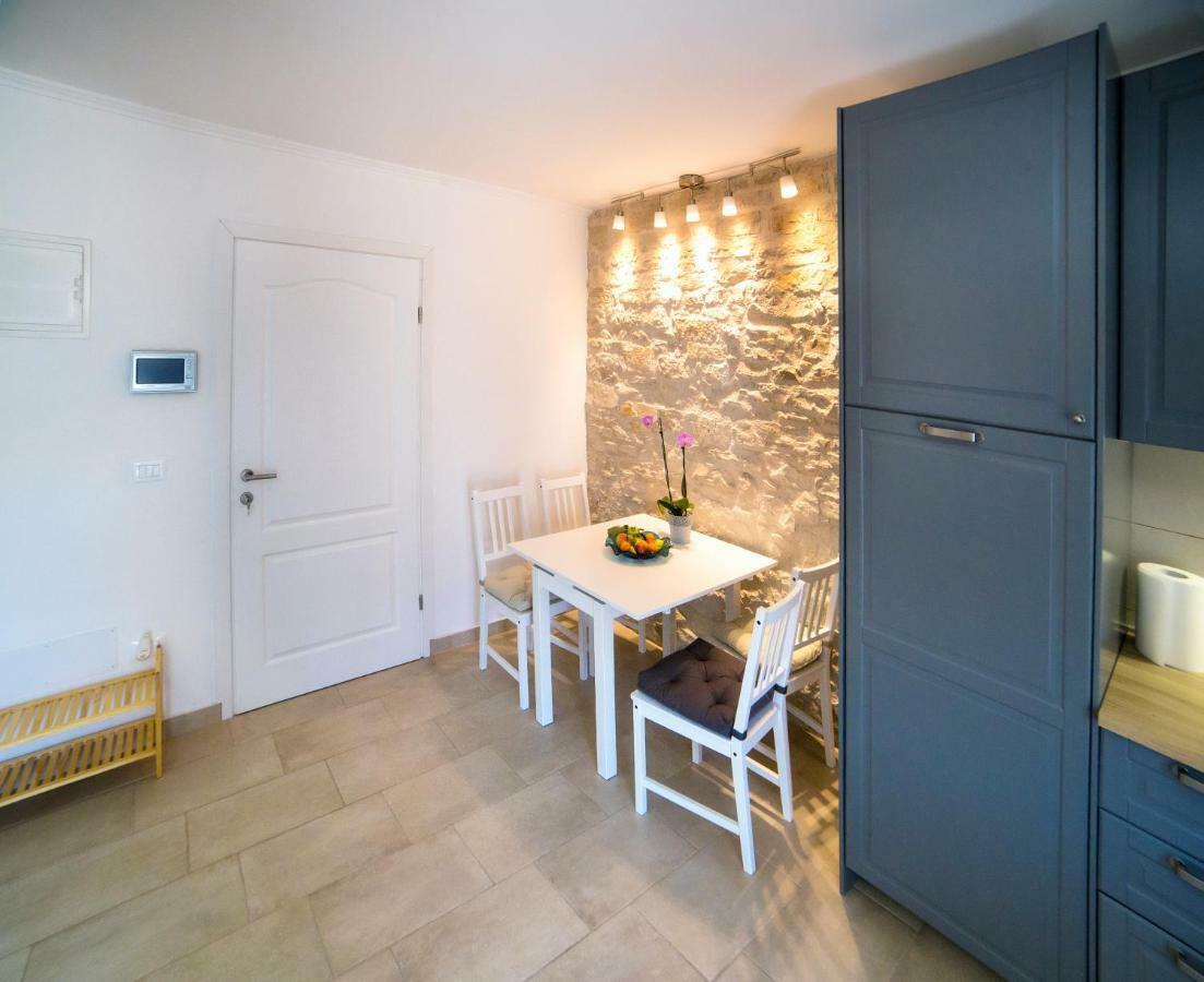 Emma Appartment Porec Exterior photo