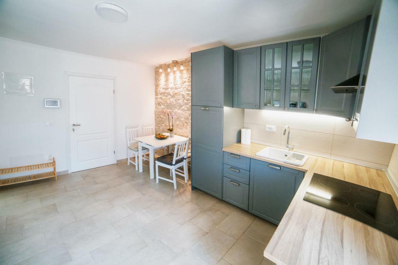 Emma Appartment Porec Exterior photo